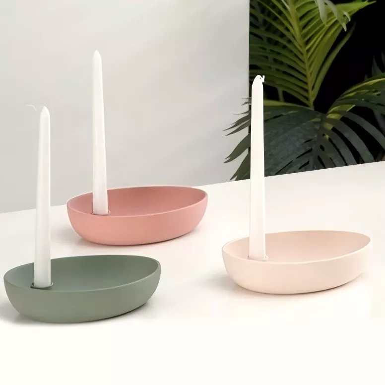 Модерни овални керамички свећњак Модерни овални керамички свећњак